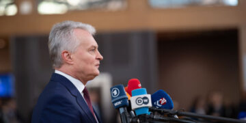 Prezidentas atleido iš pareigų teisėjo vardą pažeminusį teisėją V. Ambrulevičių