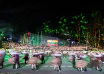 Naujoje ansamblio „Lietuva“ programoje – šimtmečio dainos ir įamžinti liudijimai