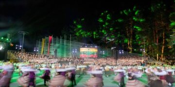 Naujoje ansamblio „Lietuva“ programoje – šimtmečio dainos ir įamžinti liudijimai