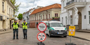 Naujiems policijos pareigūnams – vienkartiniai 10 tūkst. Eur įsikūrimo priedai