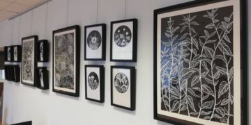 Tautodailininkės Giedrės Balandytės-Kazokienės karpinių paroda Trakuose