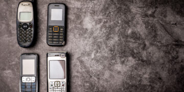 Mobilų telefoną naudojo net kelis dešimtmečius: kaip padidinti įrenginio ilgaamžiškumą?