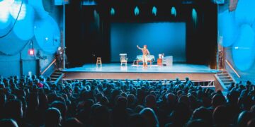 Atskleisti teatro lankytojų įpročiai ir populiariausi 2023 m. spektakliai