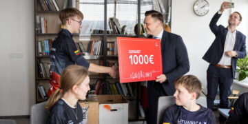 Europos robotikos čempionate vilniečių moksleiviams skirtos stipendijos