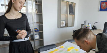 Savivaldybėje lankėsi pilietiški Lietuvos moksleivių sąjungos Trakų skyriaus savanoriai