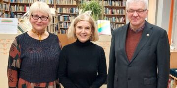 Garbūs svečiai ir naujos knygos sutiktuvės Aukštadvario bibliotekos Skaitytojų klube