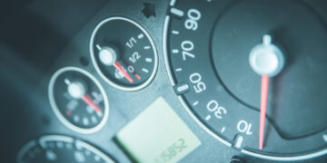 Lietuvos biudžetas kasmet nepasipildo dešimtimis milijonų už automobilių ridos klastojimą