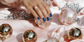 Žiedai su perlu: grožis ir simbolika šiuolaikinėje juvelyrikoje