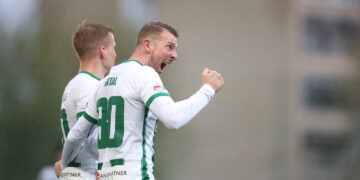 Trys įvarčiai po pertraukos nulėmė penktą pergalę iš eilės