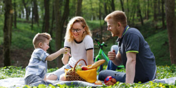 Įsibėgėjant pavasariui, keliamės į lauką: patarimai, kaip surengti įsimintiną iškylą
