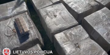 Sėkminga kriminalistų operacija: rasta kontrabandinių rūkalų, sulaikyti du įtariamieji