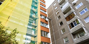 Žymusis Konstitucijos prospekto daugiabutis bus renovuotas