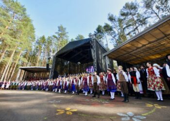 Dainų šventės žygio koncertas skambėjo Nemenčinėje