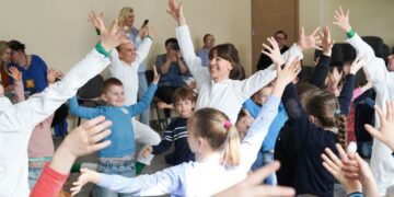 Pasaulinė autizmo supratimo diena, skatinanti visuomenės supratimą ir palaikymą