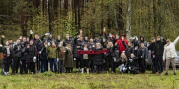 Vieningai už tvarią ateitį: Vilniaus „Rytas“ ir „Satchel“ prisijungė prie medžių sodinimo iniciatyvos