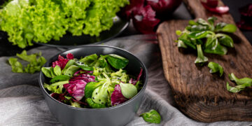 Keli žingsniai: kaip salotas šviežias ir traškias išlaikyti gerokai ilgiau?