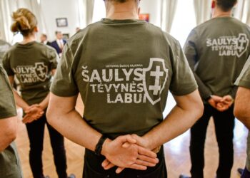 Šaulių priesaika toli nuo Tėvynės: nori stiprinti Lietuvos gynybinę galią