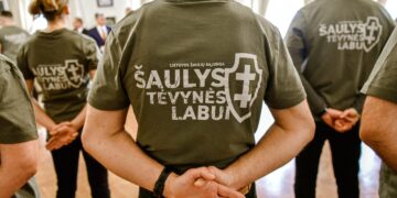 Šaulių priesaika toli nuo Tėvynės: nori stiprinti Lietuvos gynybinę galią