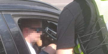 Girtas keleivis įžeidinėjo pareigūnus – gavo protokolą