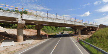 Keičiasi eismas po Trakų viaduku