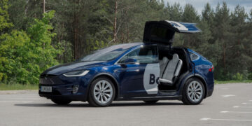Nauja kategorija „Bolt’e“ – tik „Tesla“ automobiliai