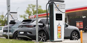 Naujos elektromobilių įkrovimo stotelės „Circle K“ degalinėse