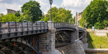 Pilnai sutvarkytas senasis Žvėryno tiltas