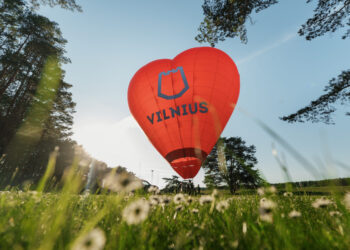 Oro balionas – širdis reklamuos Vilnių