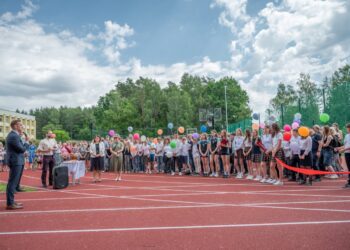 Naujutėlis sporto aikštynas prie Avižienių gimnazijos