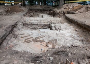 Vyksta ekskursijos po Vilniaus Didžiosios sinagogos archeologinius kasinėjimus