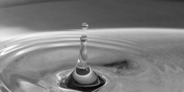 „Vilniaus vandenų“ ekspertas: kokia vandens buteliuko kaina vartotojui ir aplinkai?