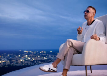 Lino Adomaičio sveikinimas Lietuvai – iš Vilniaus TV bokšto