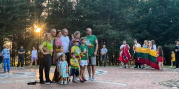 Meras pasveikino Prezidento ordinu apdovanotus Vilniaus rajono tėvus