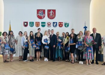 Pasveikinti Trakų rajono šimtukininkai ir jų mokytojai