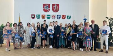 Pasveikinti Trakų rajono šimtukininkai ir jų mokytojai