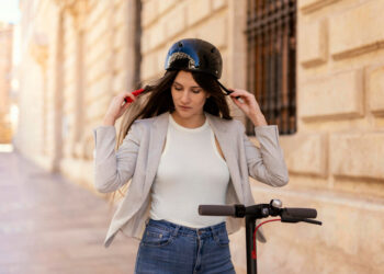 Gydytojo verdiktas: šalmas paspirtukininkams turi būti privalomas