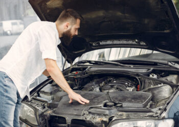 Automobilio variklio plovimas. Kaip tai padaryti jo nepažeidžiant?