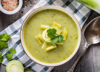 Ar galima valgyti žaliąją porų dalį? Atskleidė, kaip ją panaudoti