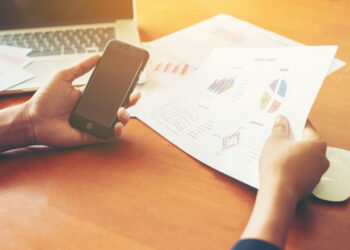 Neapsisprendžiate, ar verta fiksuoti elektros kainą? Atkreipkite dėmesį į kelis dalykus