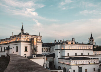 Kadaise didingos valdovų rūmų kolekcijos po kruopelę atkuriamos parodoje