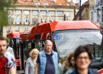20 naujų troleibusų jau rieda sostinės gatvėmis