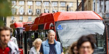 20 naujų troleibusų jau rieda sostinės gatvėmis