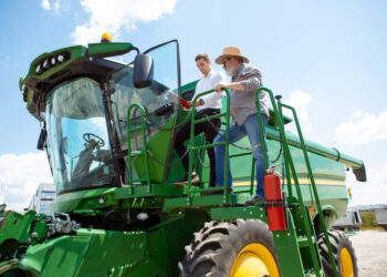Gera žinia investuojantiems į žemės ūkio valdas – fiksuotieji įkainiai žemės ūkio technikai, įrangai