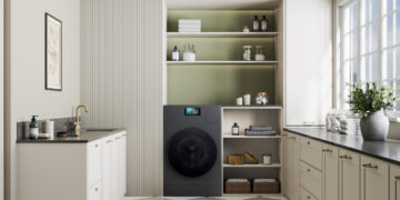 4 praktiški interjero dizainerės sprendimai, kurie padės optimizuoti mažą vonios kambarį