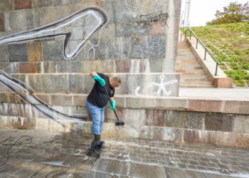 Vilniuje legalios sienos grafičiams piešti nepasiteisino – vandalizmo mastai nemažėjo