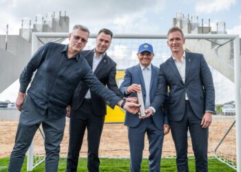 Pirmojo futbolo stadiono Vilniaus rajone statybos pažymėtos simboline kapsule