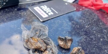 Rastos kojinėje slėptos galimai narkotinės medžiagos