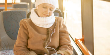 Išvengiant troleibuso susidūrimo sužalota keleivė