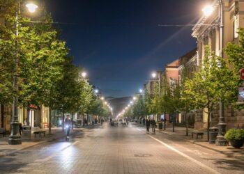 Balsuokite: kaip per valstybines šventes turėtų būti papuoštos Vilniaus gatvės?