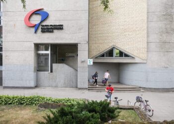 Bus perkeltas Centro poliklinikos Senamiesčio padalinys